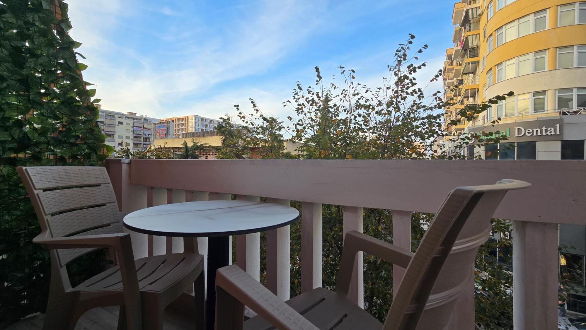 City Center Rooms And Apartments Durres Bagian luar foto