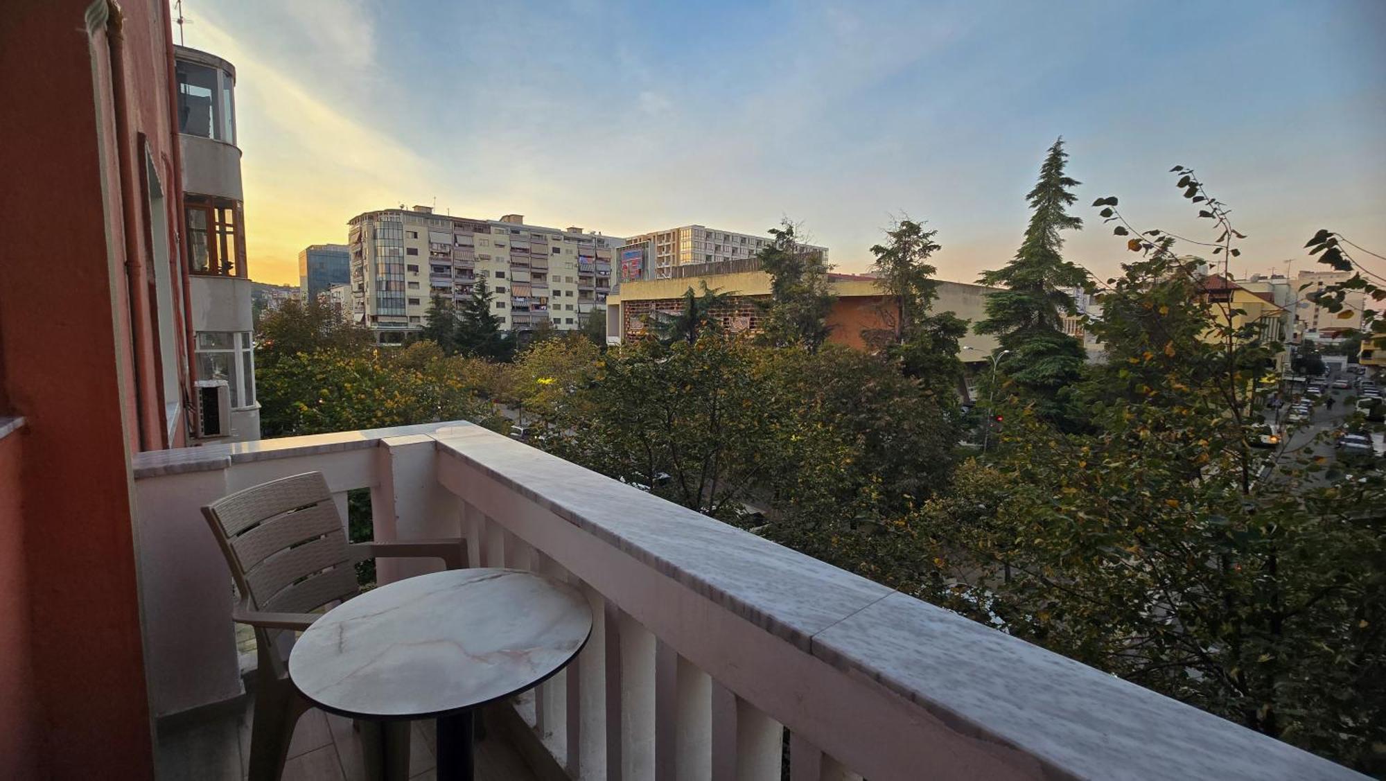 City Center Rooms And Apartments Durres Bagian luar foto