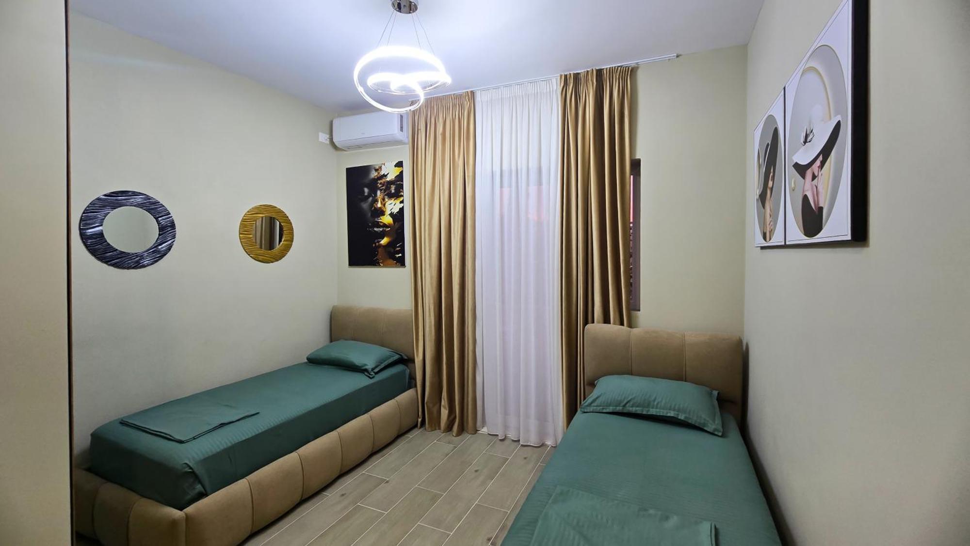 City Center Rooms And Apartments Durres Bagian luar foto