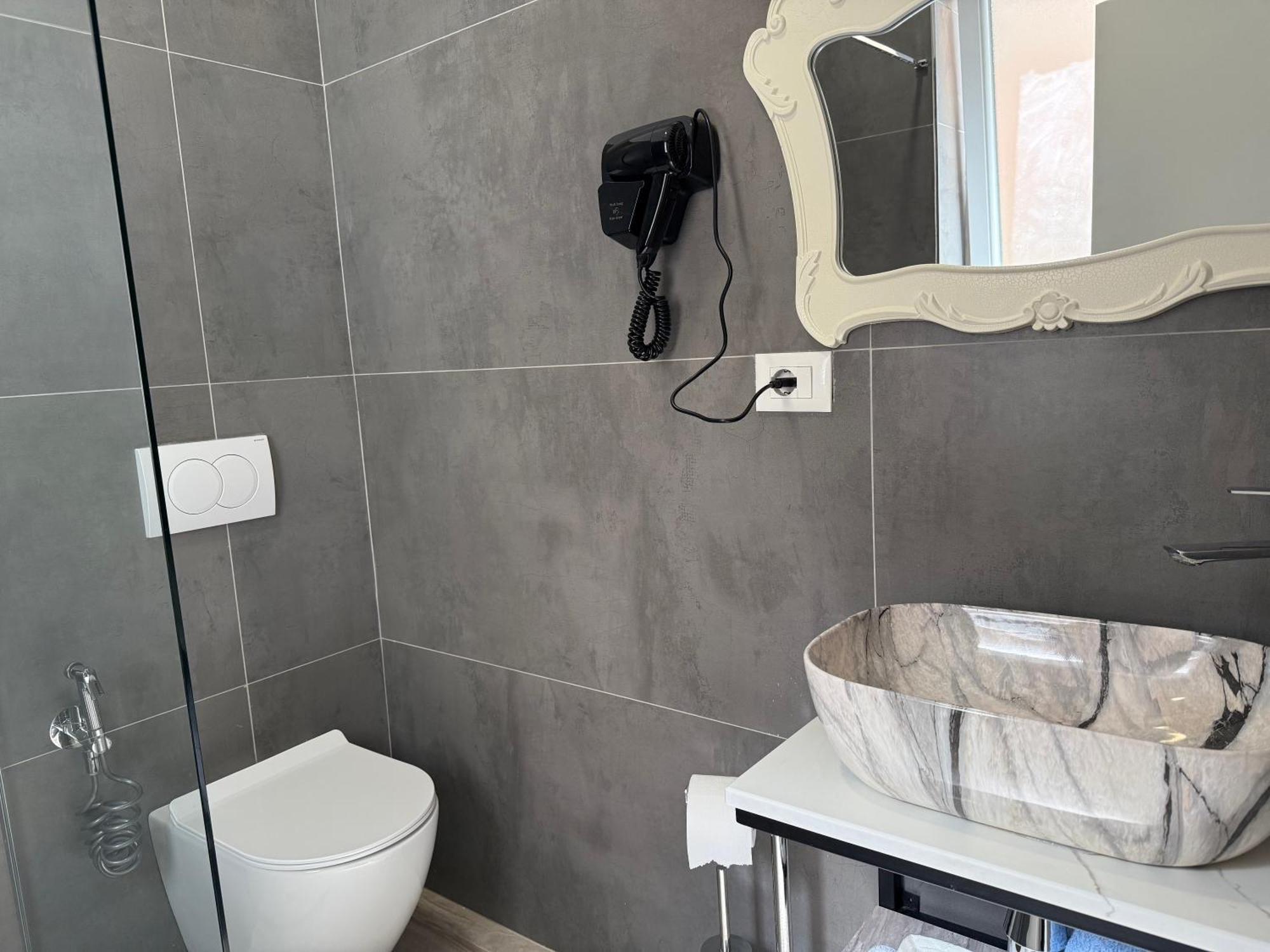 City Center Rooms And Apartments Durres Bagian luar foto